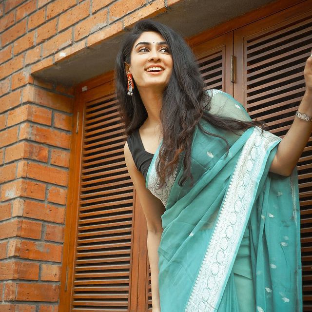 Arresting Firozi Soft Silk Saree With Brood Blouse Piece - Shop authentic Indian Women's Fashion by Silk Folks