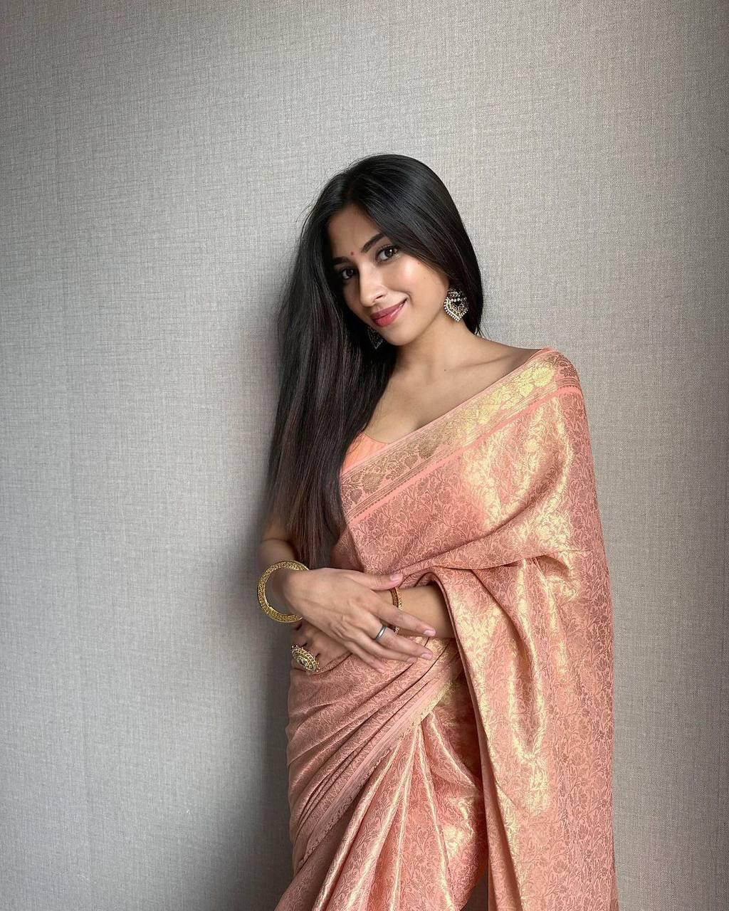 Bucolic Baby Pink Soft Silk Saree With Stunner Blouse Piece