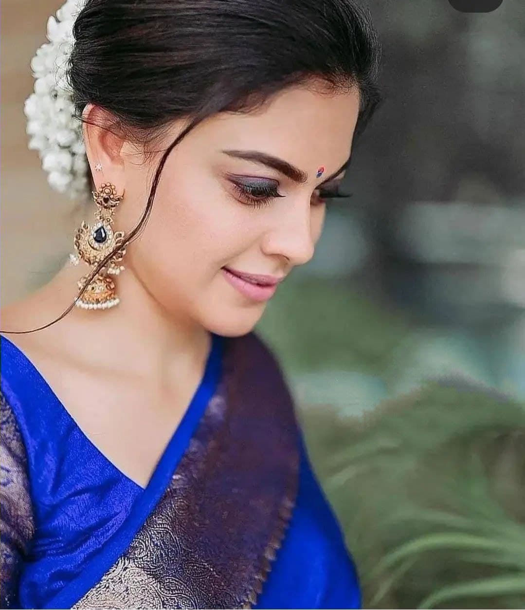 Adoring Royal Blue Soft Silk Saree With Bucolic Blouse Piece - Shop authentic Indian Women's Fashion by Silk Folks
