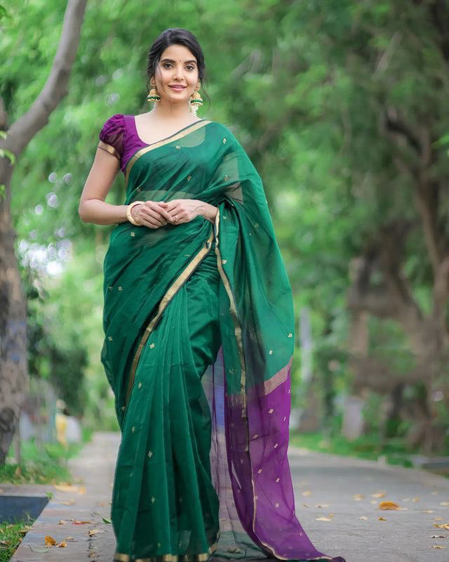 Gratifying Green Cotton Silk Saree With Flaunt Blouse Piece - Shop authentic Indian Women's Fashion by Silk Folks