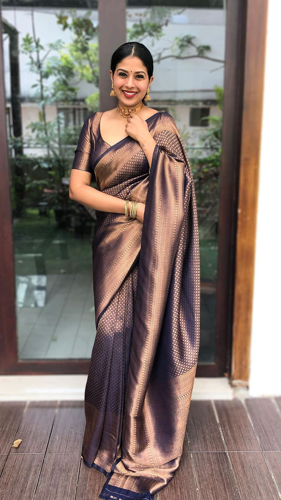 Sensational Navy Blue Soft Kanjivaram Silk Saree With Skinny Blouse Pi - Shop authentic Indian Women's Fashion by Silk Folks