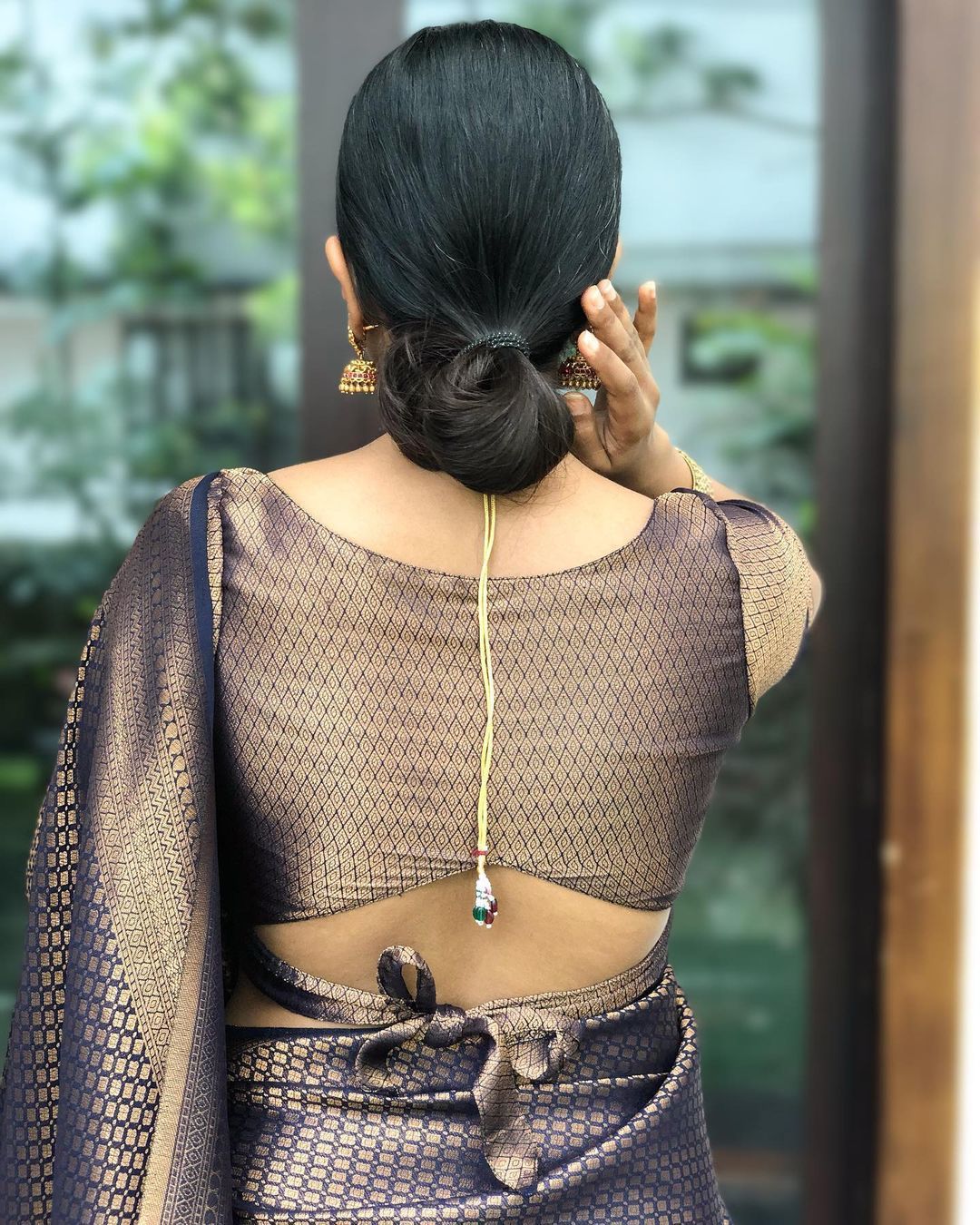 Sensational Navy Blue Soft Kanjivaram Silk Saree With Skinny Blouse Pi - Shop authentic Indian Women's Fashion by Silk Folks