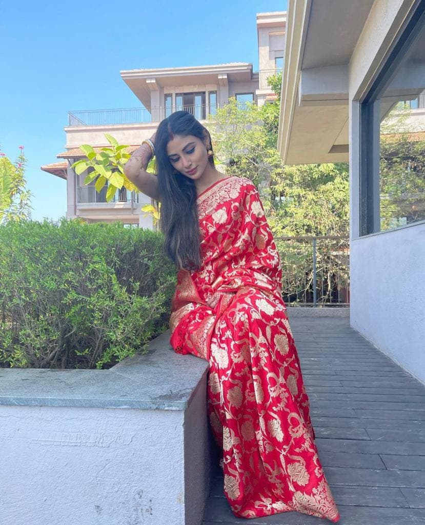 Appealing Red Soft Banarasi Silk Saree With Gleaming Blouse Piece - Shop authentic Indian Women's Fashion by Silk Folks