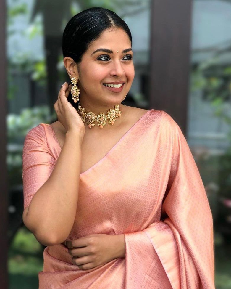 Staggering Pink Soft Banarasi Silk Saree With Amiable Blouse Piece - Shop authentic Indian Women's Fashion by Silk Folks