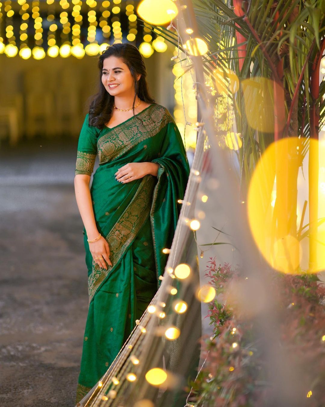 Artistic Green Soft Banarasi Silk Saree With Lovely Blouse Piece - Shop authentic Indian Women's Fashion by Silk Folks