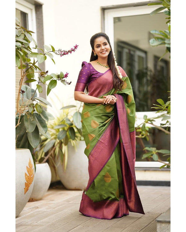Artistic Green Soft Silk Saree With Supernal Blouse Piece - Shop authentic Indian Women's Fashion by Silk Folks
