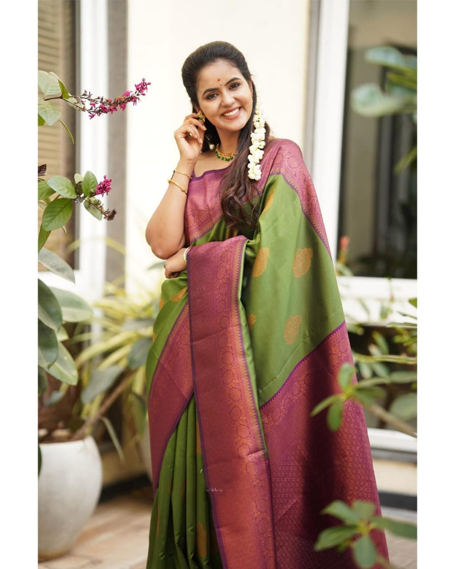 Artistic Green Soft Silk Saree With Supernal Blouse Piece - Shop authentic Indian Women's Fashion by Silk Folks
