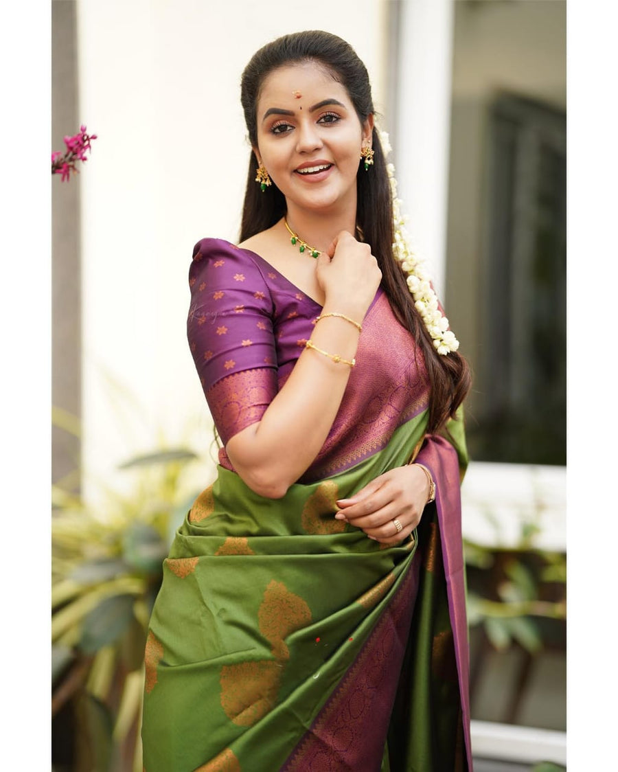 Artistic Green Soft Silk Saree With Supernal Blouse Piece - Shop authentic Indian Women's Fashion by Silk Folks
