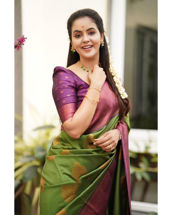 Artistic Green Soft Silk Saree With Supernal Blouse Piece - Shop authentic Indian Women's Fashion by Silk Folks