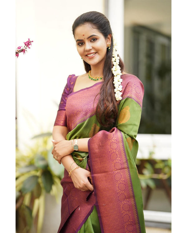 Artistic Green Soft Silk Saree With Supernal Blouse Piece - Shop authentic Indian Women's Fashion by Silk Folks