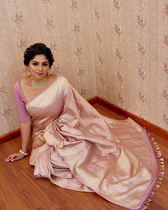 Excellent Baby Pink Soft Silk Saree With Effervescent Blouse Piece - Shop authentic Indian Women's Fashion by Silk Folks