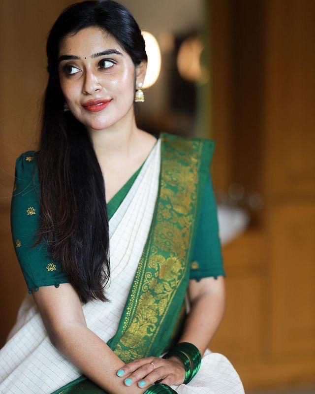 Adorable Off White Soft Banarasi Silk Saree With Desirable Blouse Piec - Shop authentic Indian Women's Fashion by Silk Folks