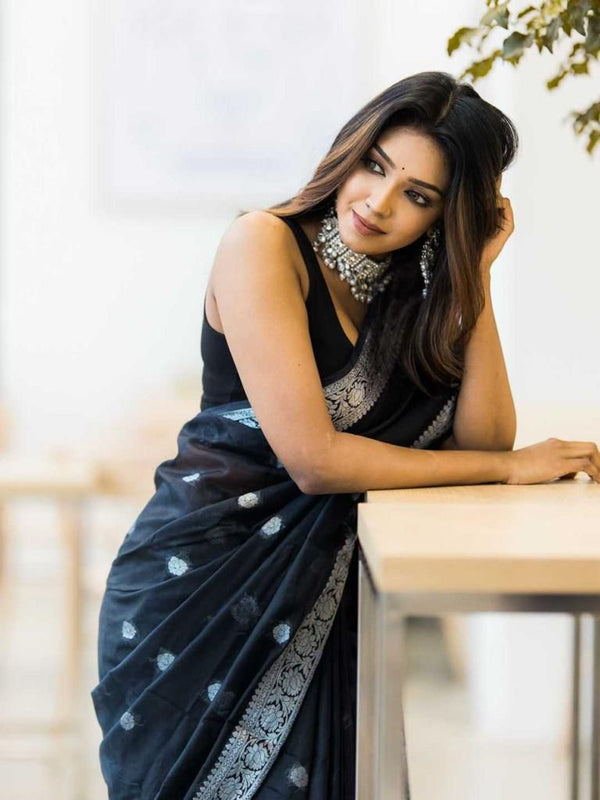 Arresting Black Soft Silk Saree With Artistic Blouse Piece - Shop authentic Indian Women's Fashion by Silk Folks