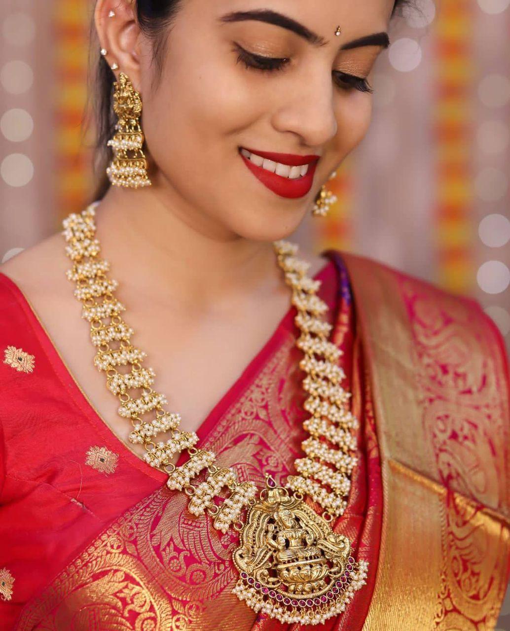 Blooming Red Soft Banarasi Silk Saree With Imbrication Blouse Piece - Shop authentic Indian Women's Fashion by Silk Folks