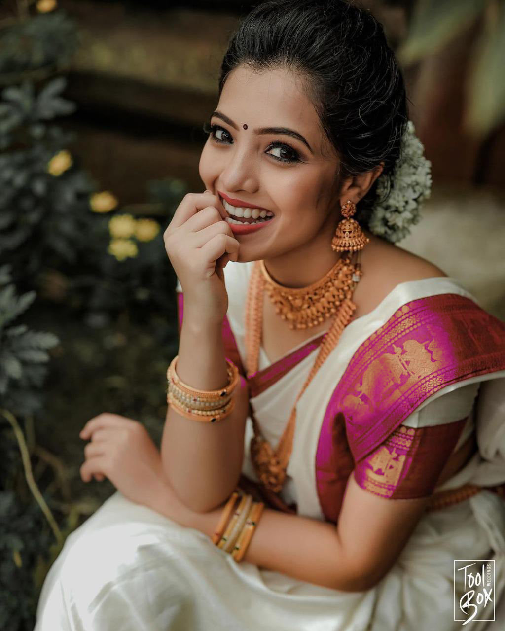 Demanding White Soft Silk Saree With Girlish Blouse Piece - Shop authentic Indian Women's Fashion by Silk Folks