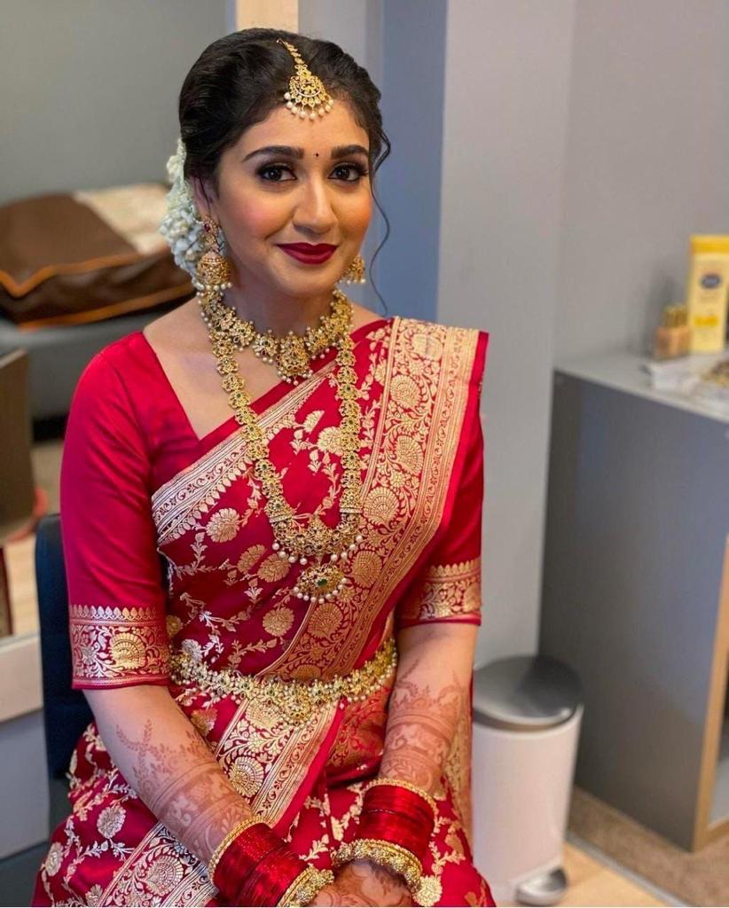 Divine Red Soft Banarasi Silk Saree With Angelic Blouse Piece - Shop authentic Indian Women's Fashion by Silk Folks