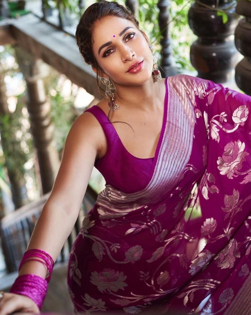 Lassitude Purple Banarasi Silk Saree With Lovely Blouse Piece - Shop authentic Indian Women's Fashion by Silk Folks