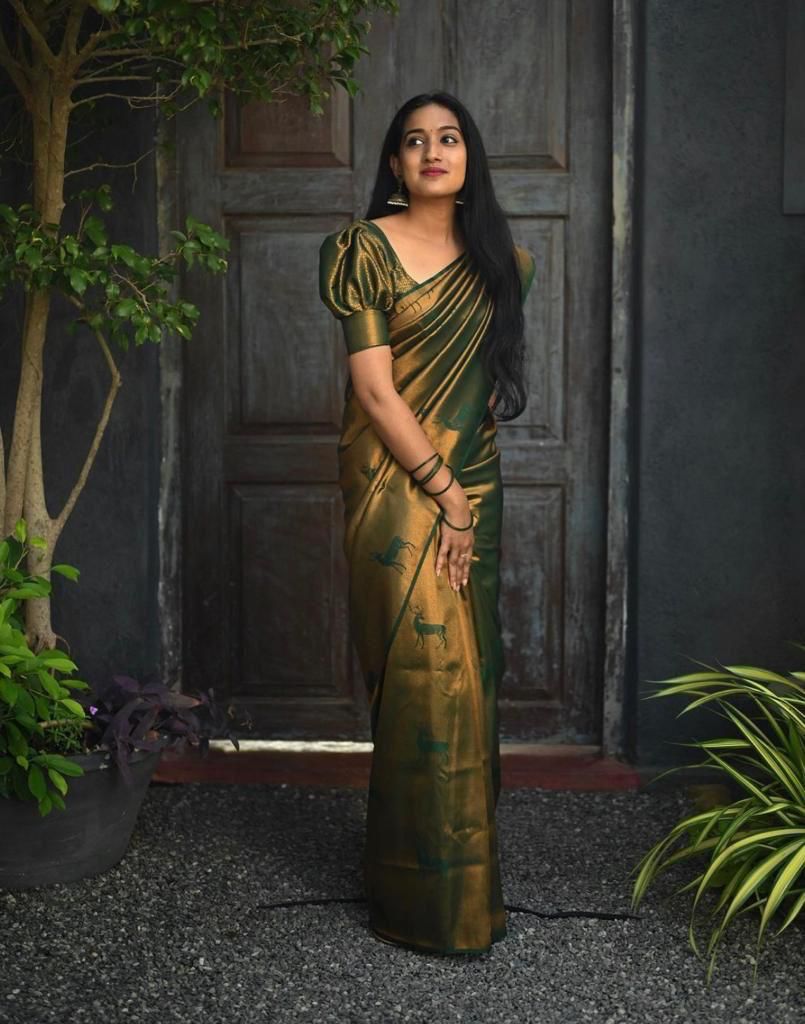 Luxuriant Dark Green Soft Silk Saree With Comely Blouse Piece - Shop authentic Indian Women's Fashion by Silk Folks