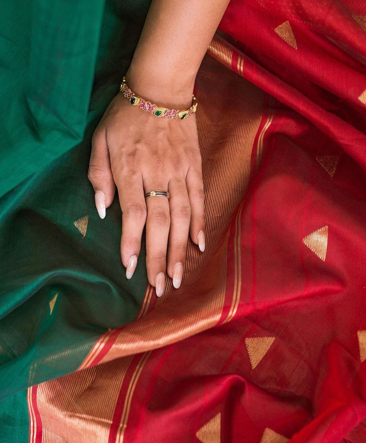 Seraglio Green Soft Silk Saree With Murmurous Blouse Piece - Shop authentic Indian Women's Fashion by Silk Folks
