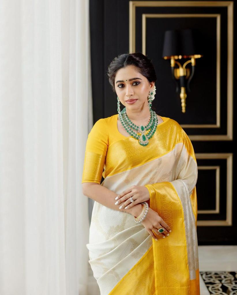 Fantabulous Stunning White Soft Silk Saree With Smashing Blouse Piece - Shop authentic Indian Women's Fashion by Silk Folks