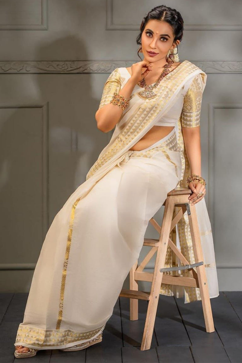 Arresting Off White Soft Silk Saree With Scrumptious Blouse Piece - Shop authentic Indian Women's Fashion by Silk Folks