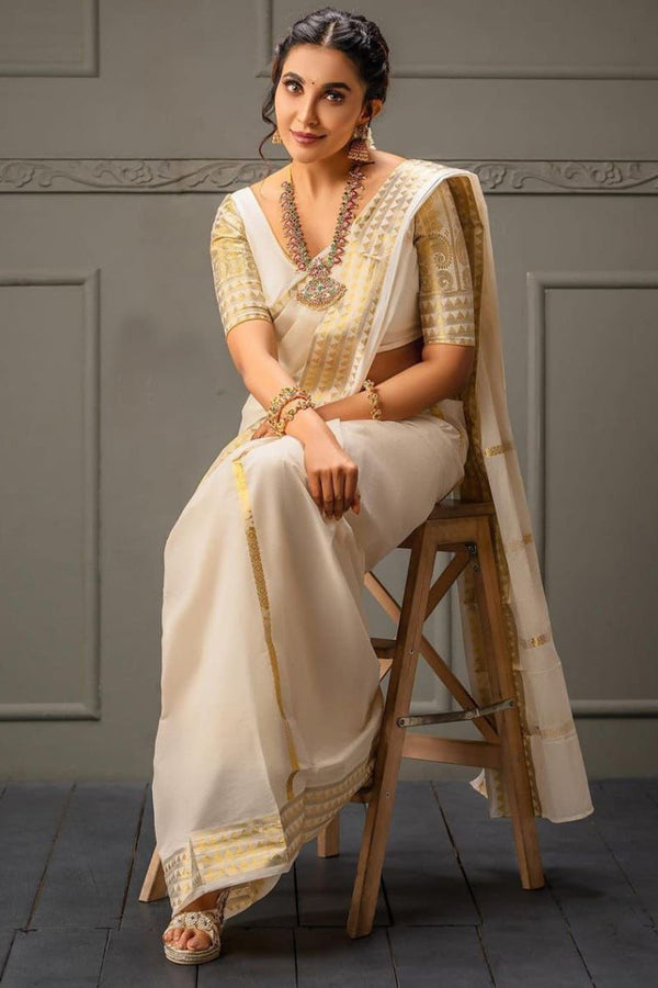 Arresting Off White Soft Silk Saree With Scrumptious Blouse Piece - Shop authentic Indian Women's Fashion by Silk Folks