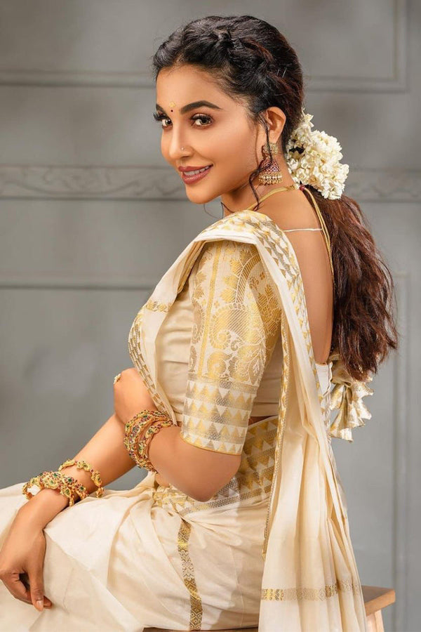 Arresting Off White Soft Silk Saree With Scrumptious Blouse Piece - Shop authentic Indian Women's Fashion by Silk Folks