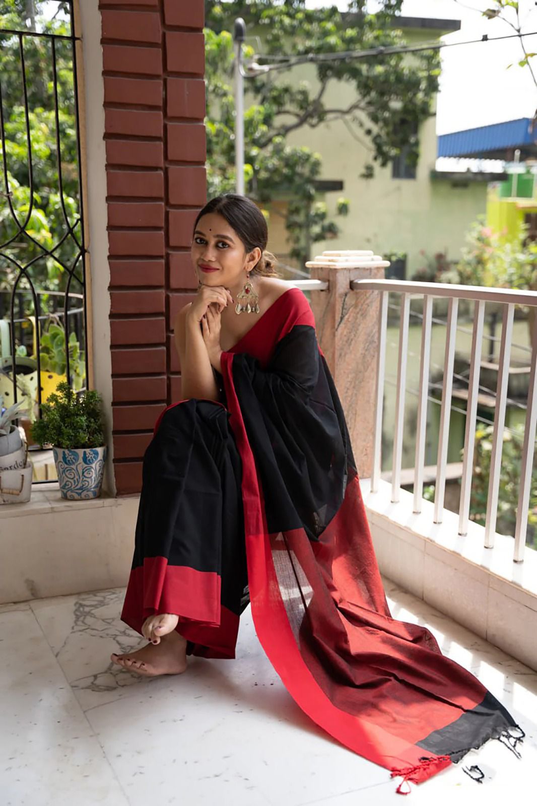 Glowing Black Cotton Silk Saree With Beautiful Blouse Piece - Shop authentic Indian Women's Fashion by Silk Folks