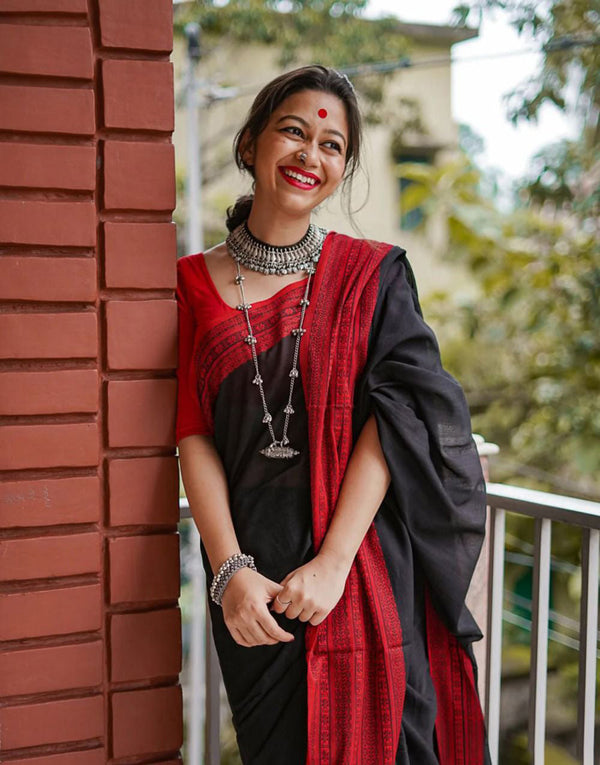 Susurrous Black Cotton Silk Saree With Vestigial Blouse Piece - Shop authentic Indian Women's Fashion by Silk Folks